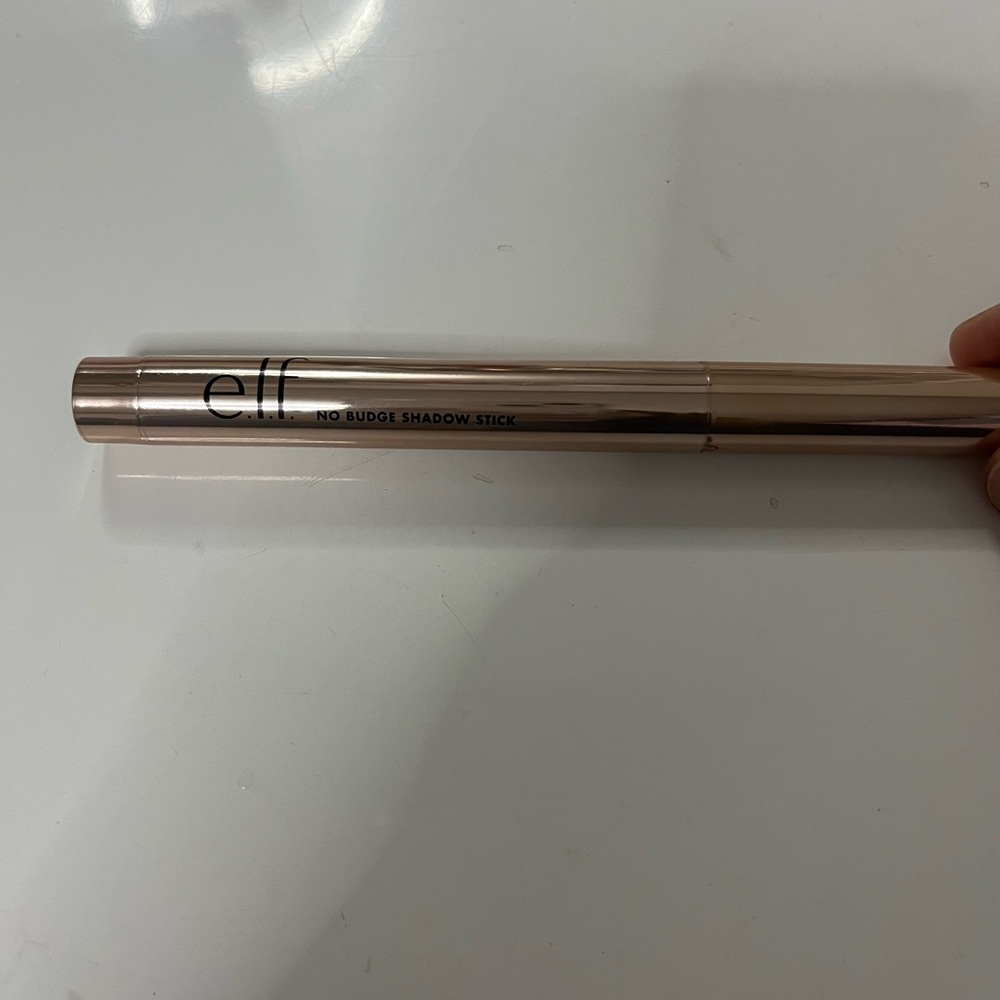e.l.f. No Budge Shadow Stick